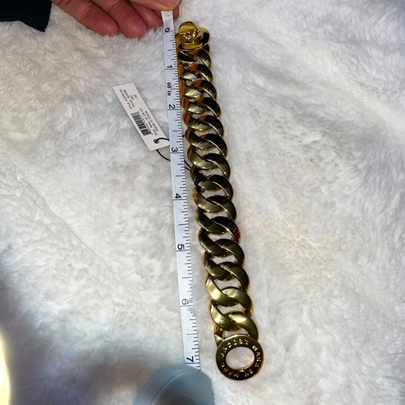 Marc By Marc Jacobs Large Goldtone Bracelet with Katie Turn Lock New with Tags. - Picture 7 of 7